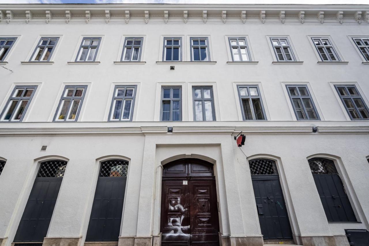 Bpr Stylish Vagabond Apartment With Ac Budapest Esterno foto